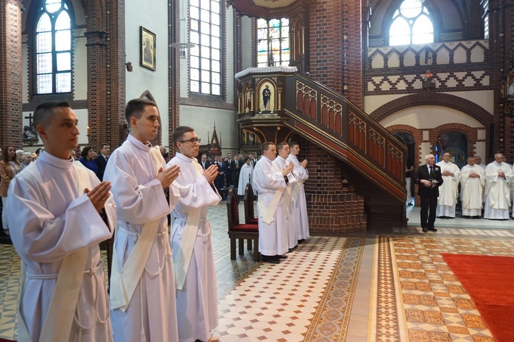 Święcenia kapłańskie w gliwickiej katedrze - cz. 1.