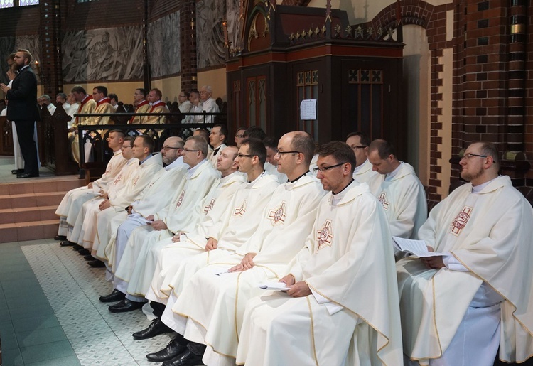 Święcenia kapłańskie w gliwickiej katedrze - cz. 1.