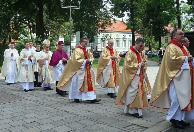 Święcenia kapłańskie w gliwickiej katedrze - cz. 1.