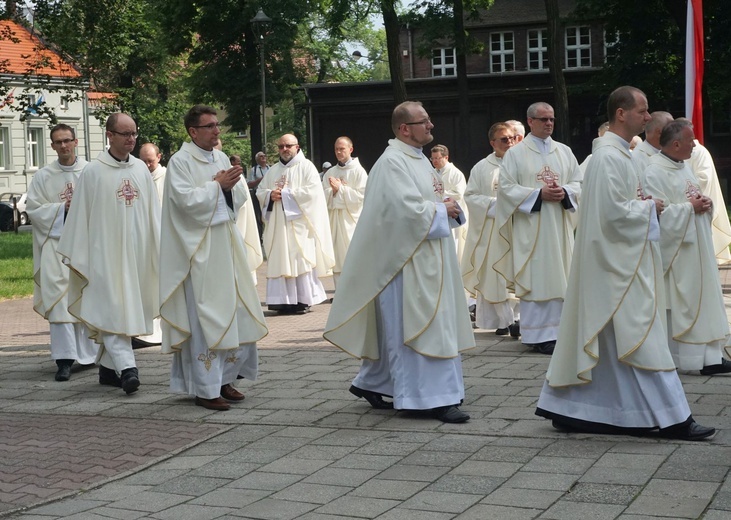 Święcenia kapłańskie w gliwickiej katedrze - cz. 1.