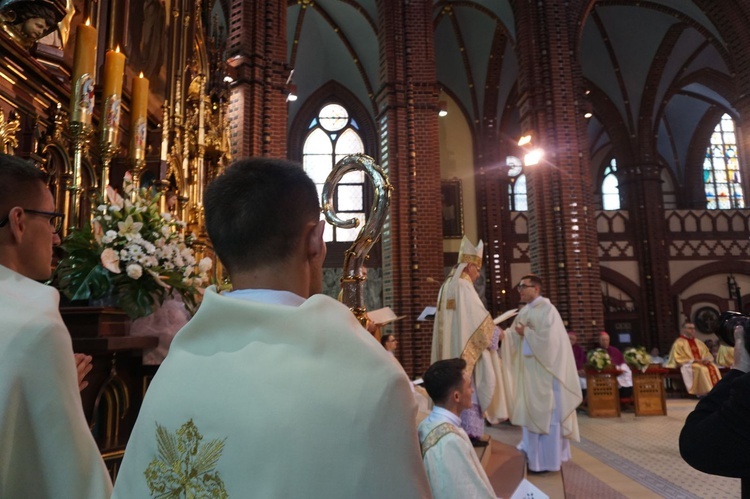 Święcenia kapłańskie w gliwickiej katedrze - cz. 2.