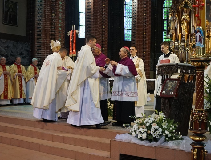 Święcenia kapłańskie w gliwickiej katedrze - cz. 2.