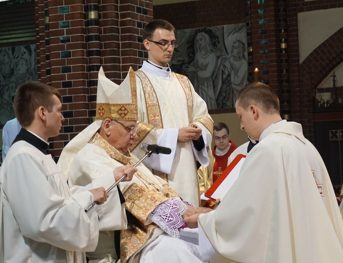 Święcenia kapłańskie w gliwickiej katedrze - cz. 2.