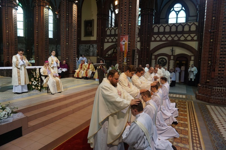 Święcenia kapłańskie w gliwickiej katedrze - cz. 2.