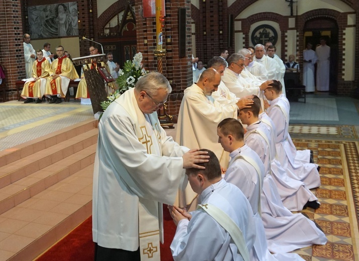 Święcenia kapłańskie w gliwickiej katedrze - cz. 2.