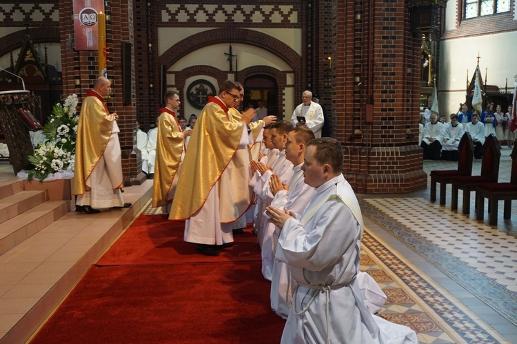 Święcenia kapłańskie w gliwickiej katedrze - cz. 2.