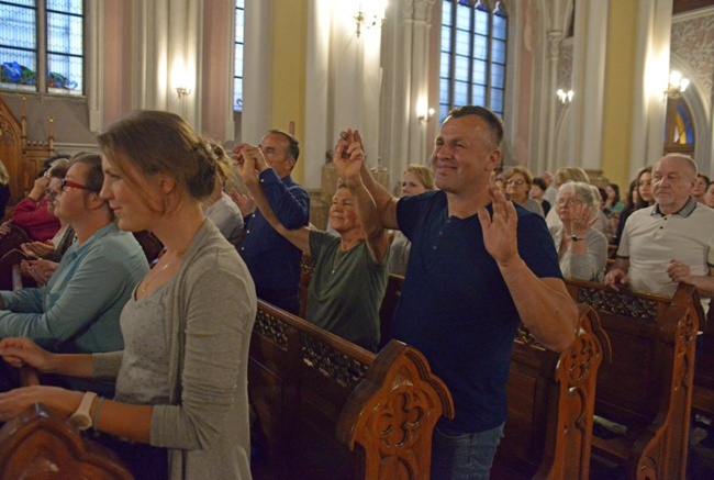 Wieczór uwielbienia w radomskiej katedrze