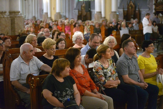 Wieczór uwielbienia w radomskiej katedrze