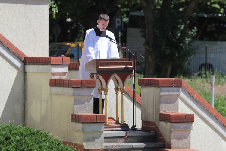 Modlitwa w seminaryjnych ogrodach