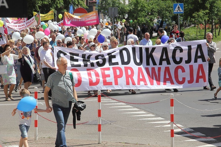 Seksedukacja to deprawacja. Kołobrzeski Marsz dla Życia i Rodziny