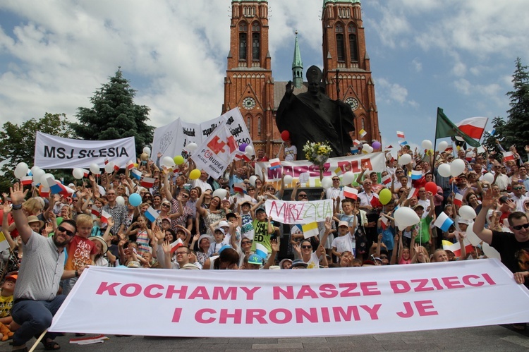 Rybnik. Tłumy na Marszu dla Życia