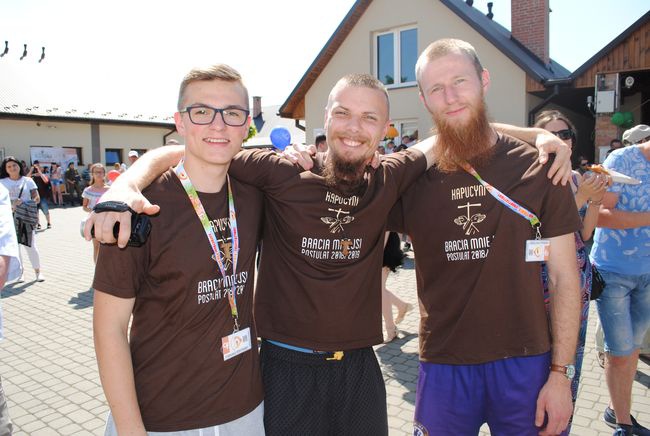 Stalowa Wola, klasztor. XIX Kapucyński Piknik Charytatywny.