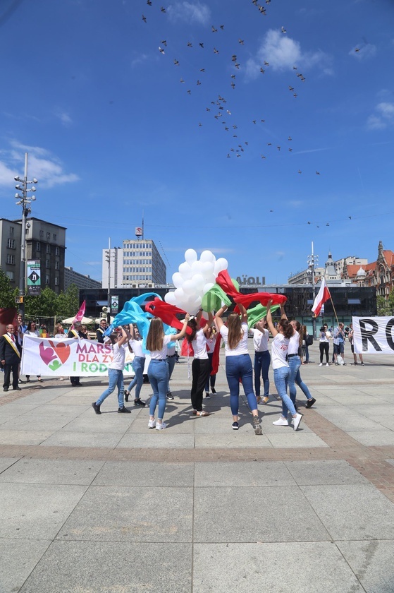 Marsz dla życia i rodziny w Katowicach 