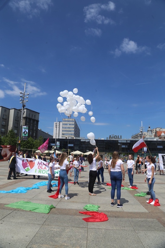 Marsz dla życia i rodziny w Katowicach 