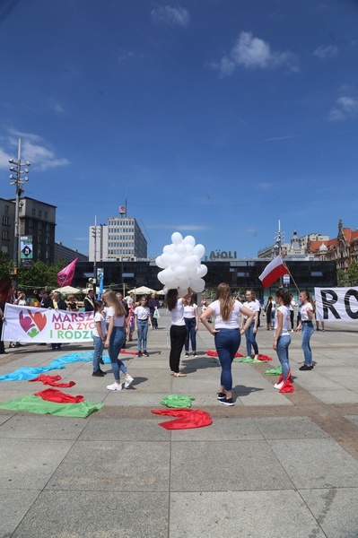 Marsz dla życia i rodziny w Katowicach 