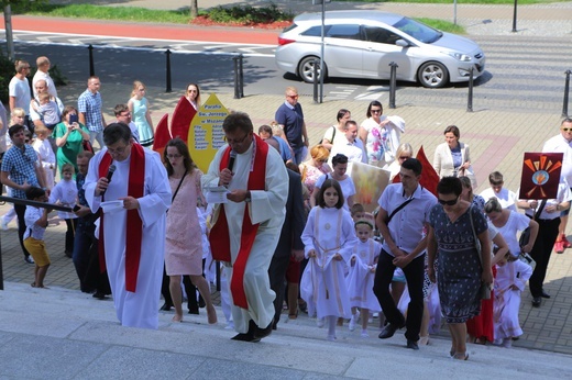 Pielgrzymka dzieci komunijnych do katedry