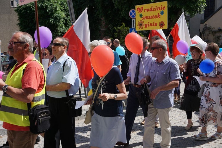 Marsz dla Życia i Rodziny w Dzierżoniowie