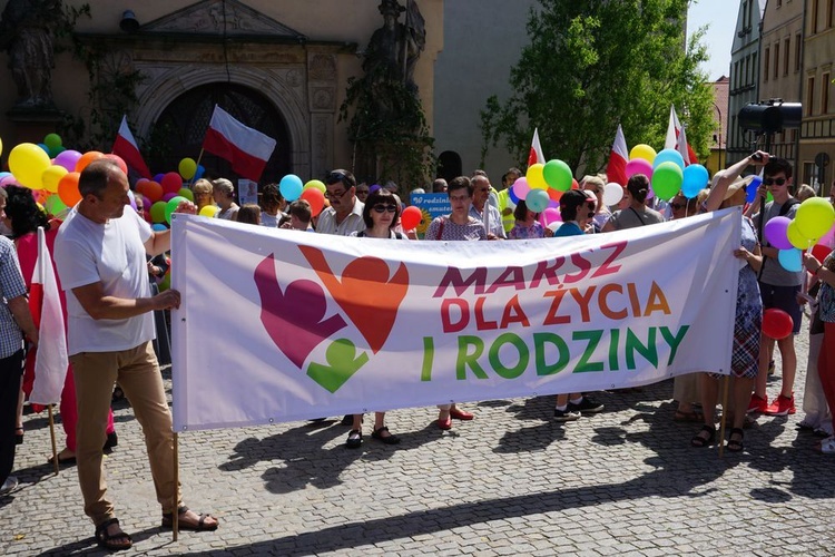 Marsz dla Życia i Rodziny w Dzierżoniowie