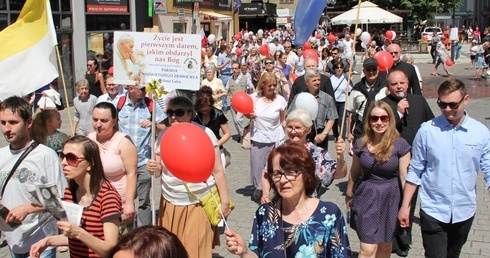 Ulicami Zielonej Góry przeszedł Marsz dla Życia i Rodziny