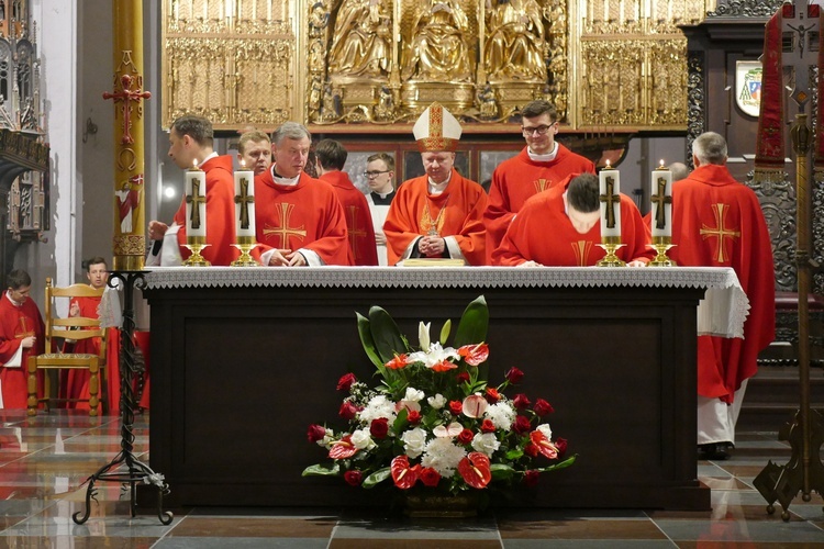 Nocna Msza św. na Zesłanie Ducha Świętego 2019