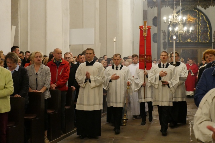 Nocna Msza św. na Zesłanie Ducha Świętego 2019