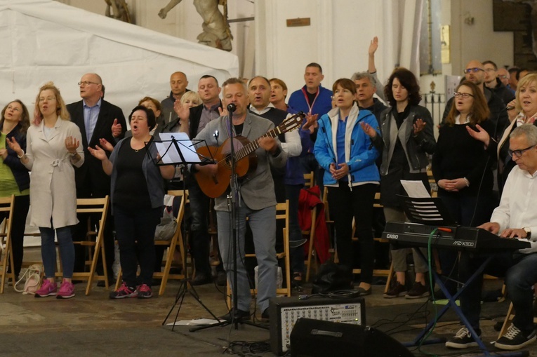 Nocna Msza św. na Zesłanie Ducha Świętego 2019