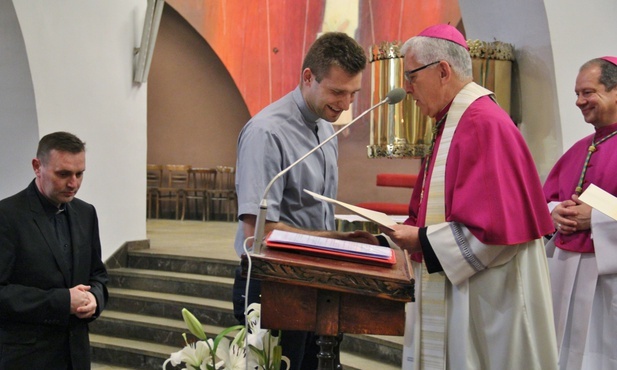 Archidiecezja katowicka. Dekrety wikariuszowskie rozdane