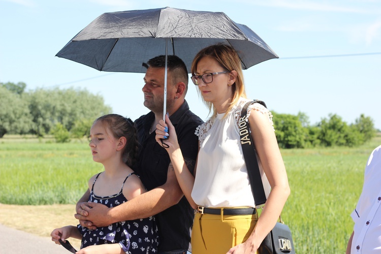 Poświęcenie kapliczki w Albinowie