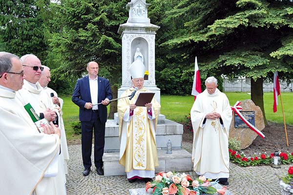 ◄	2 czerwca 2019 r. – poświęcenie płyty upamiętniającej pomordowanych w Rumnie Polaków.