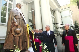 ▲	Wydarzenie zorganizowano w 100. rocznicę odnowienia stosunków dyplomatycznych między Stolicą Apostolską i Polską.