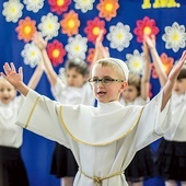 Najmłodsi zaprezentowali występ artystyczny.