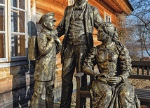 Rzeźba rodziny Żeromskich