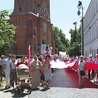 ▲	Płocki Marsz dla Życia i Rodziny ruszył papieskim szlakiem z katedry do placu Celebry Papieskiej.