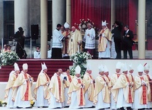 Papież Polak w dniu beatyfikacji  108 męczenników na pl. Piłsudskiego w Warszawie.