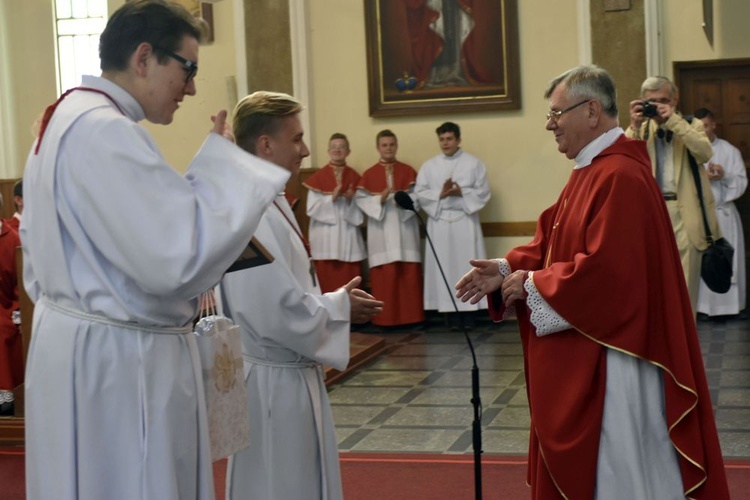 Podziękowanie za posługę proboszcza ks. Zbigniewowi Wolaninowi