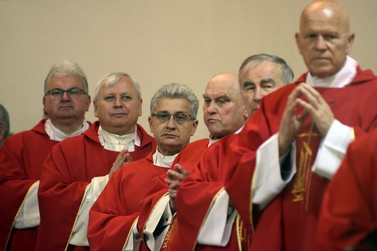 Podziękowanie za posługę proboszcza ks. Zbigniewowi Wolaninowi