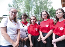 ▲	Wolontariuszki z Trześni ze swoją opiekunką na zjeździe w Pasierbcu.