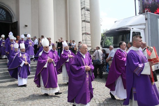 Pogrzeb abp. Bolesława Pylaka