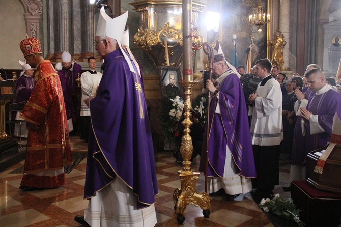 Pogrzeb abp. Bolesława Pylaka