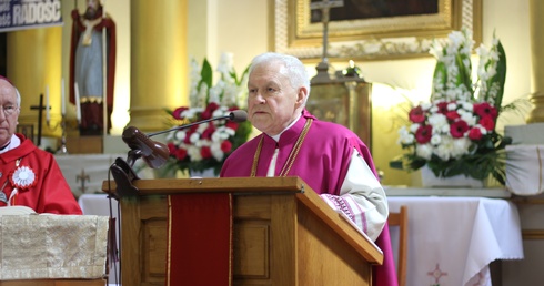 Ks. Andrzej Kamiński od 25 lat posługuje w parafii w Babsku.