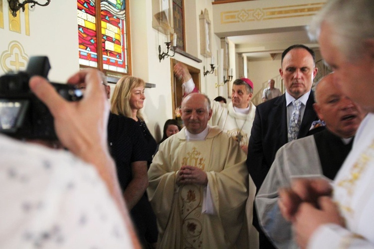 Poświęcenie kościoła Najświętszego Serca Pana Jezusa w Słotwinie