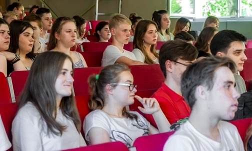 "Strzeżcie tych wartości"... Panel dyskusyjny dla młodzieży w Gliwicach