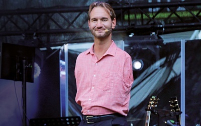 Nick Vujicic swoją historią inspiruje ludzi na całym świecie.