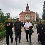 Biskupi w zamku Książ