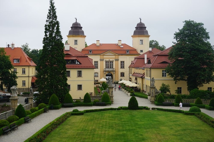 Biskupi w zamku Książ