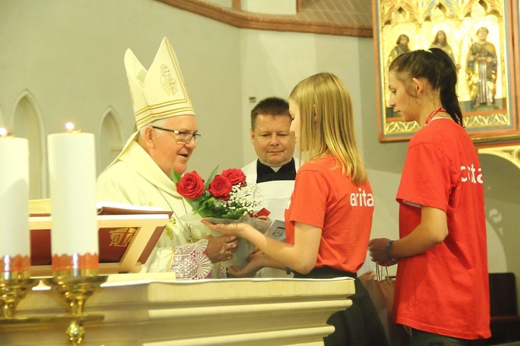 Pielgrzymka Szkolnych Kół Caritas, cz. 1 - Eucharystia