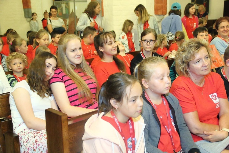 Pielgrzymka Szkolnych Kół Caritas, cz. 1 - Eucharystia