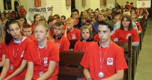 Pielgrzymka Szkolnych Kół Caritas, cz. 1 - Eucharystia