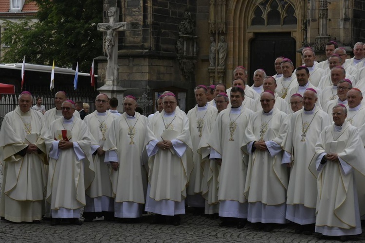 Msza św. w świdnickiej katedrze dla Konferencji Episkopatu Polski