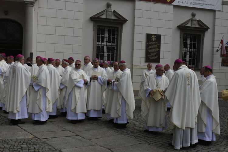 Msza św. w świdnickiej katedrze dla Konferencji Episkopatu Polski